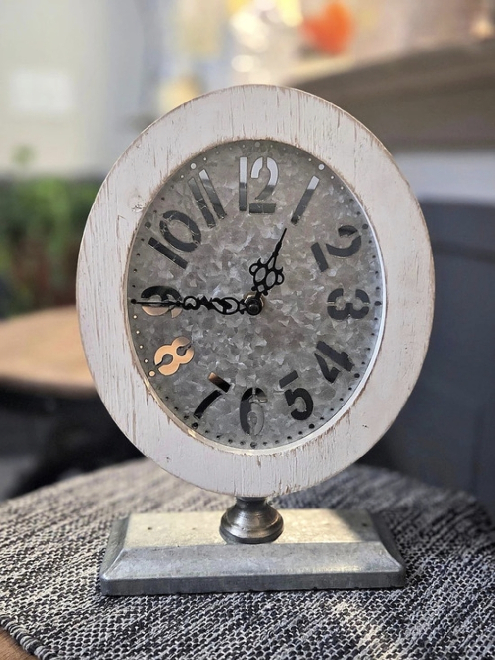 Distressed Round Table Clock in White & Gray
